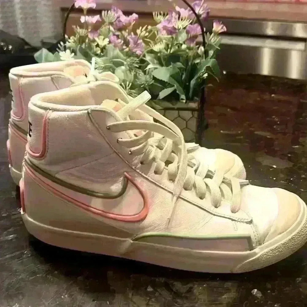 Nike Women’s High-Top Sneakers White with Pink Accent